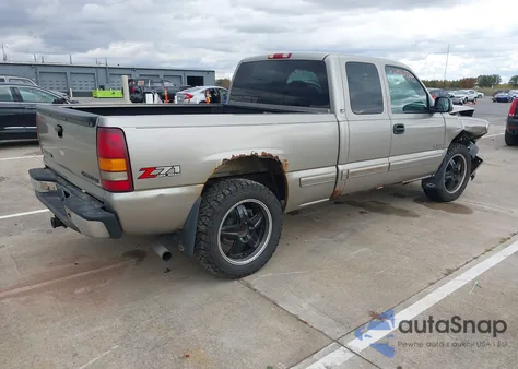 2000 Chevrolet Silverado 1500 Ls from USA, damaged, VIN 1GCEK19T5YE365579